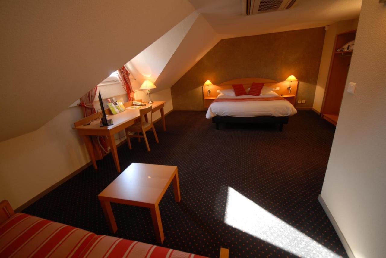 Logis Hotel L'Oree De Chartres - Barjouville Dış mekan fotoğraf