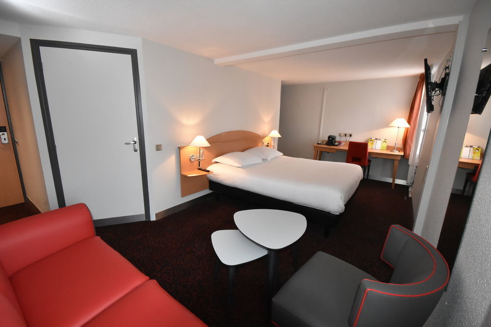 Logis Hotel L'Oree De Chartres - Barjouville Dış mekan fotoğraf