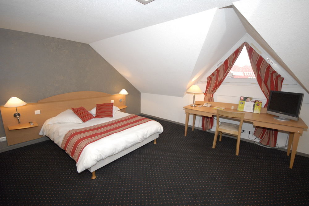 Logis Hotel L'Oree De Chartres - Barjouville Dış mekan fotoğraf